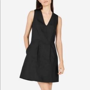 Everlane The Cotton Poplin Sleeveless V-Neck Flare Dress size 0 in black EUC
